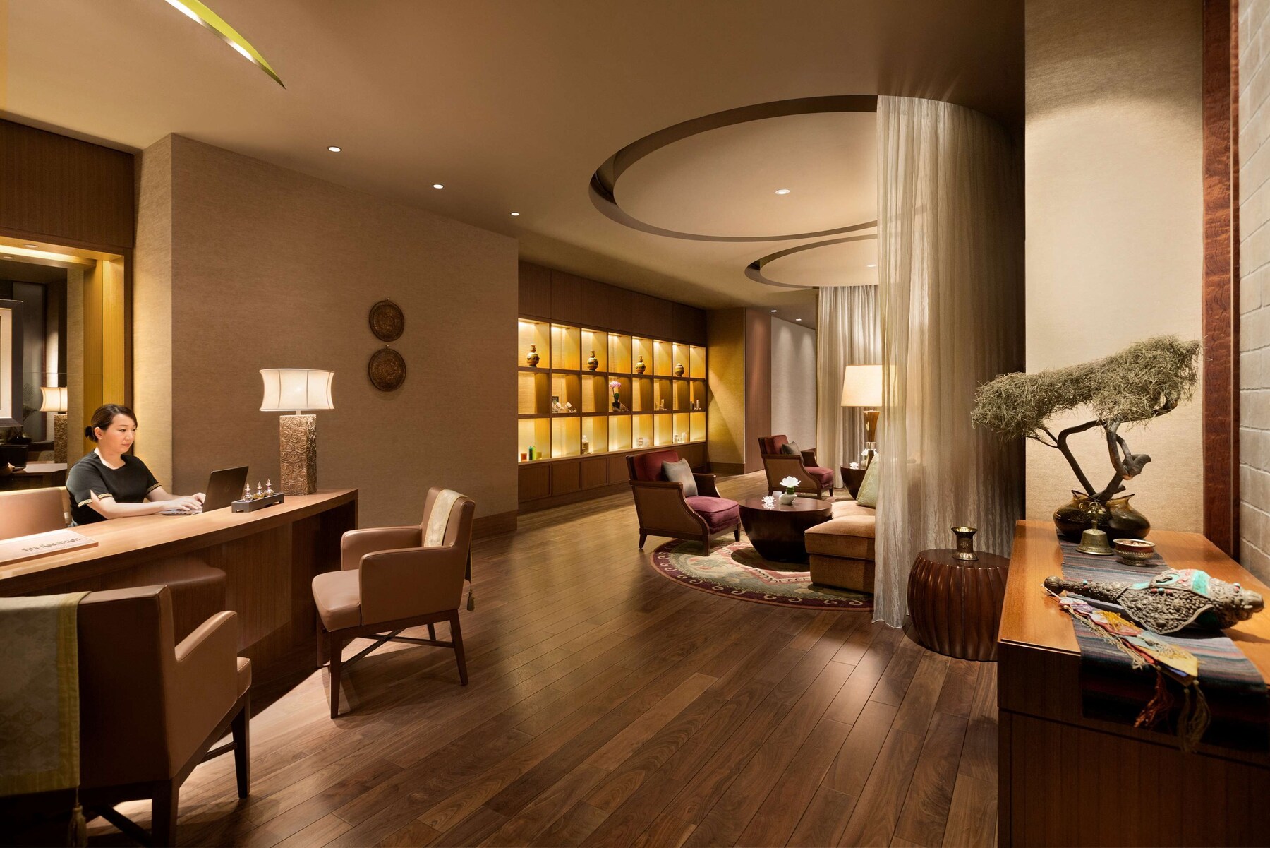Couples treatment rooms, sauna, hot tub, steam room, body treatments