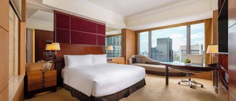 Premium bedding, down duvets, pillow-top beds, minibar