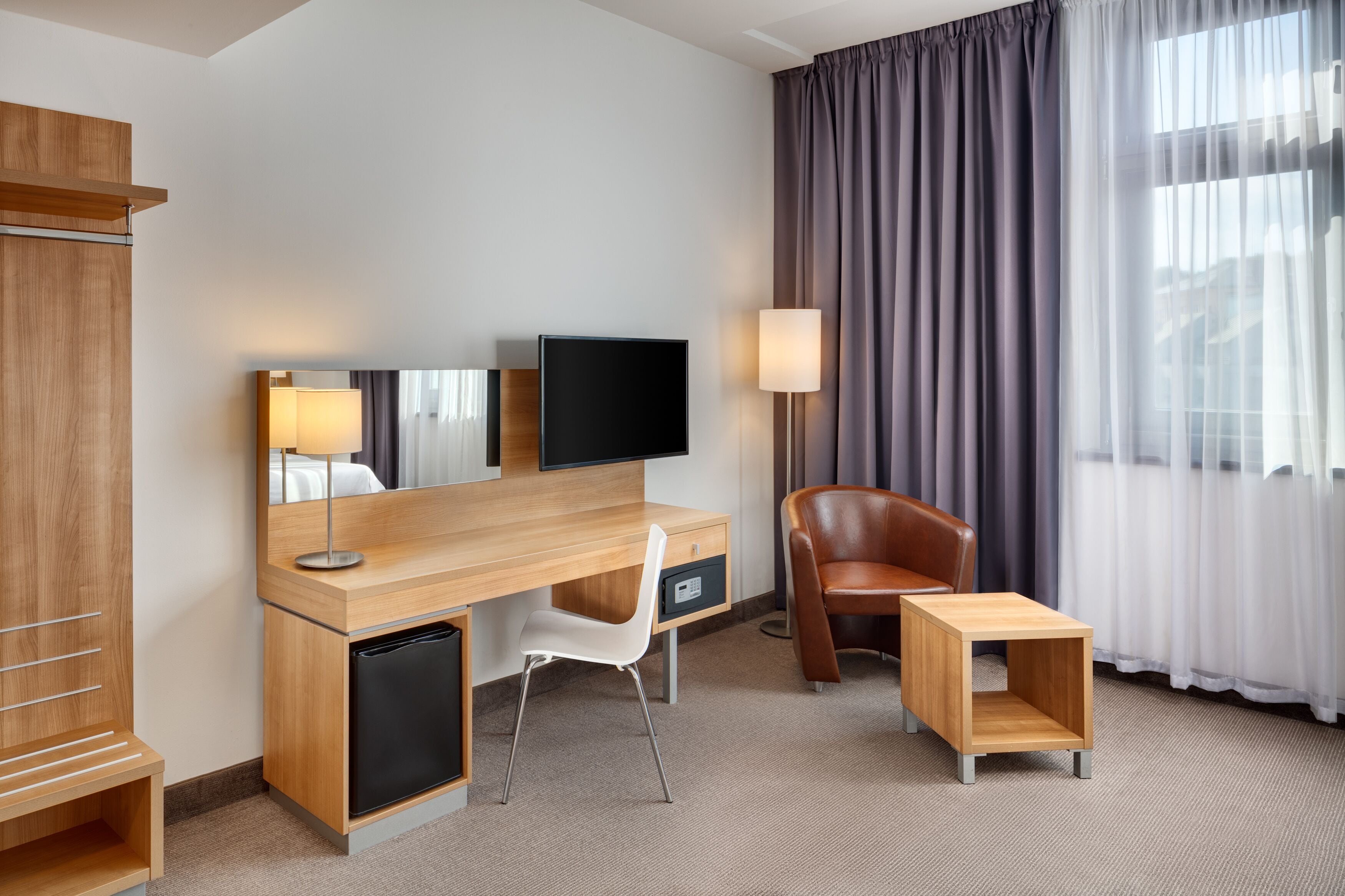 superior double or twin room | 1 bedroom, minibar, in-room safe, desk