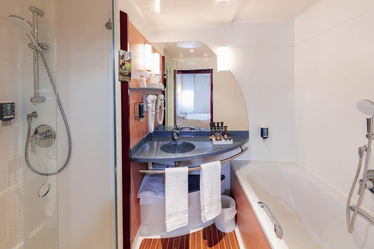 Premium bedding, in-room safe, desk, soundproofing