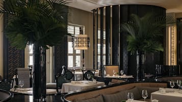 2 間餐廳;供應早餐、午餐、晚餐;意大利菜