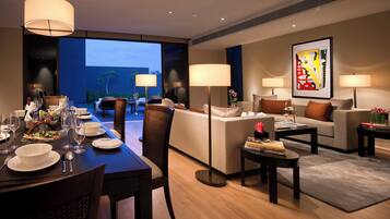 Casa (Contemporary Manor) | Sábanas italianas Frette, ropa de cama de alta calidad, minibar