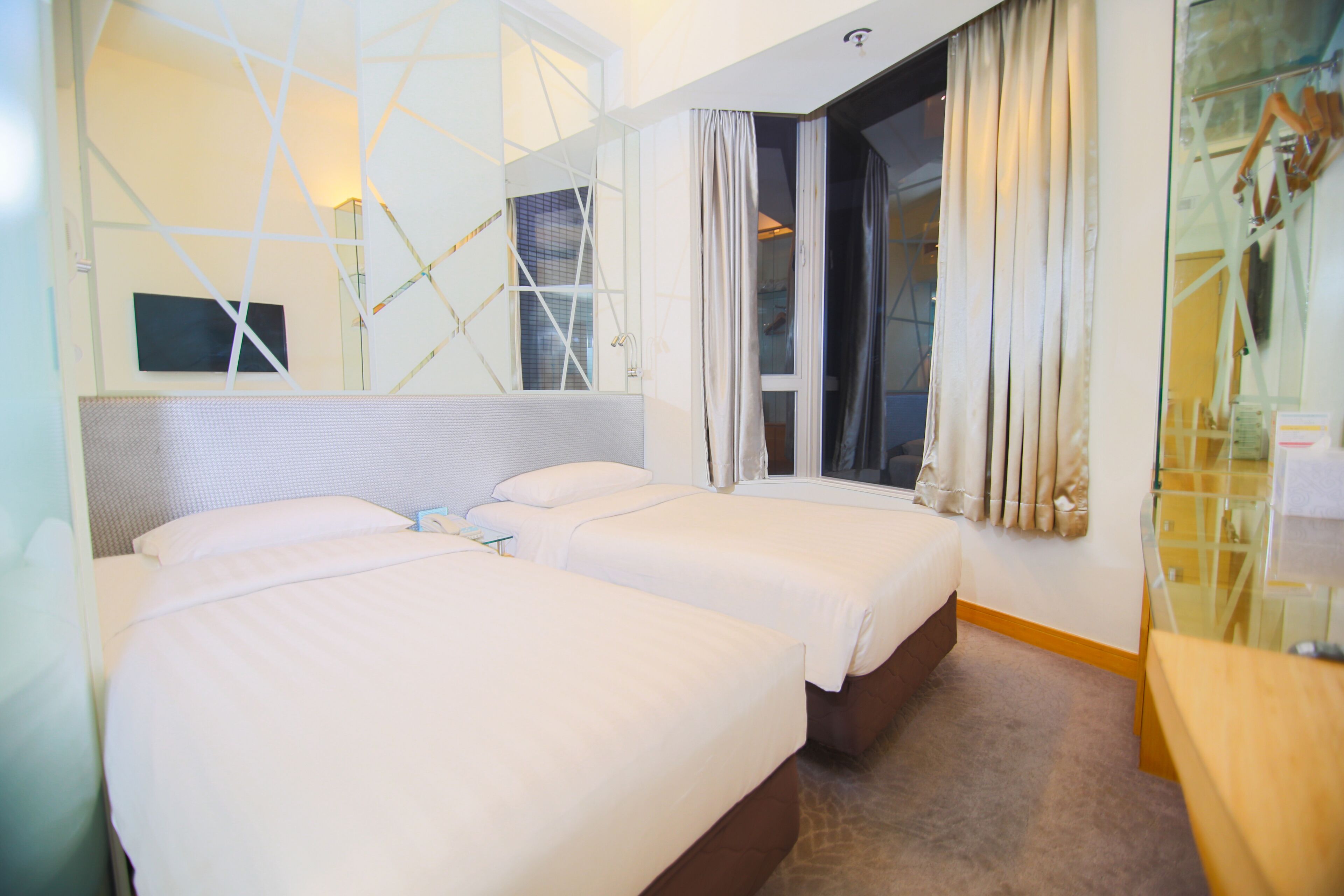 1 bedroom, premium bedding, minibar, in-room safe