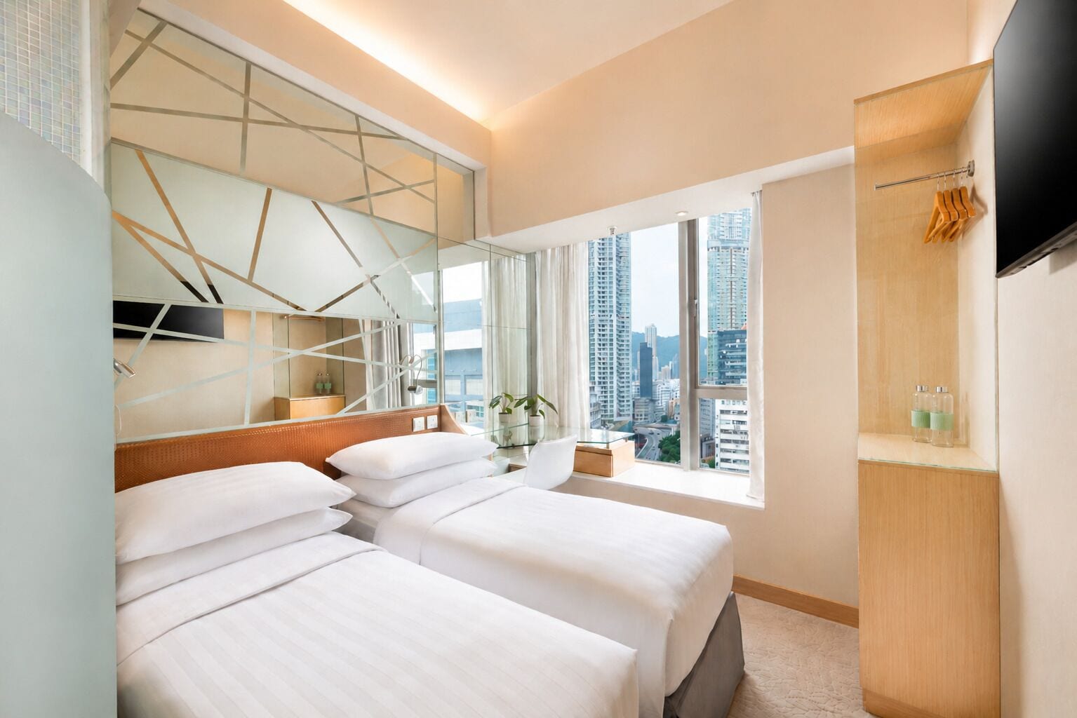 Ropa de cama de alta calidad y minibar 