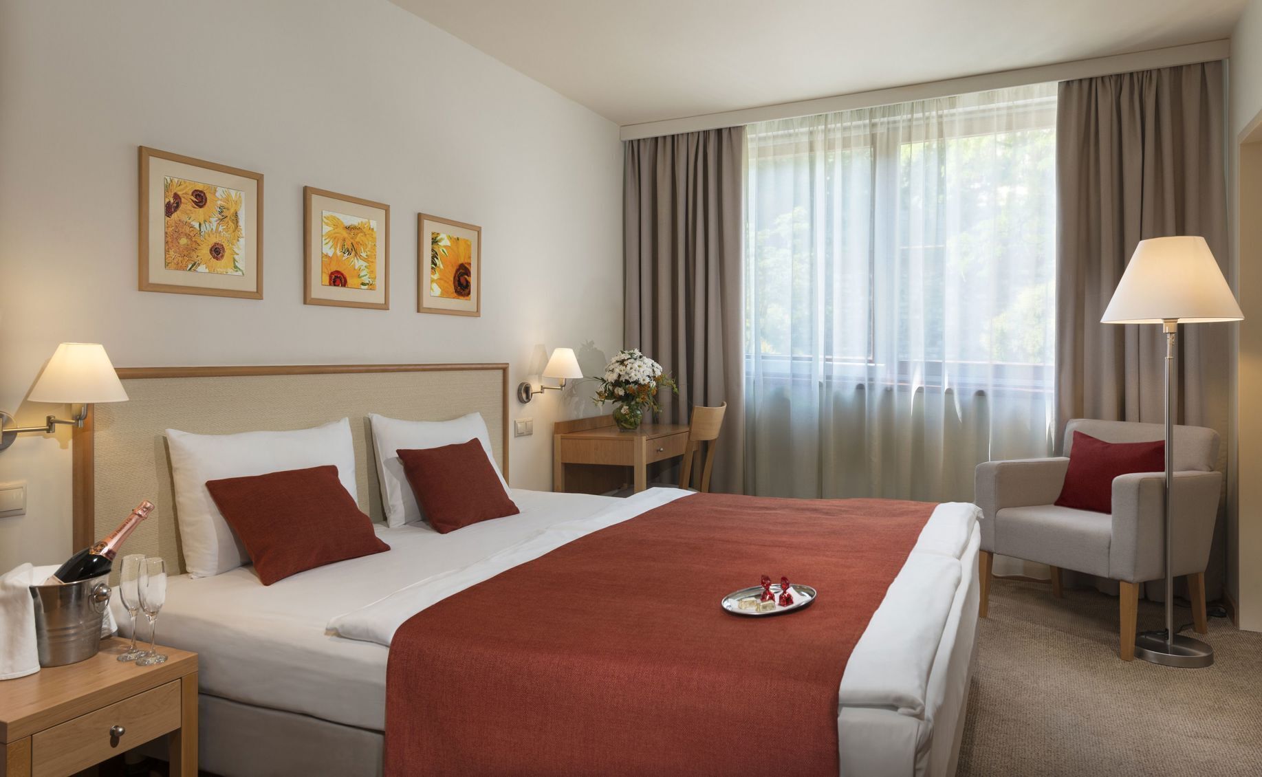 Premium bedding, in-room safe, individually furnished, desk