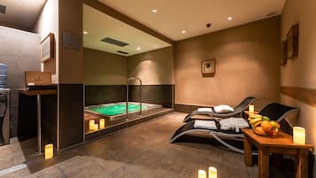 Indoor spa tub