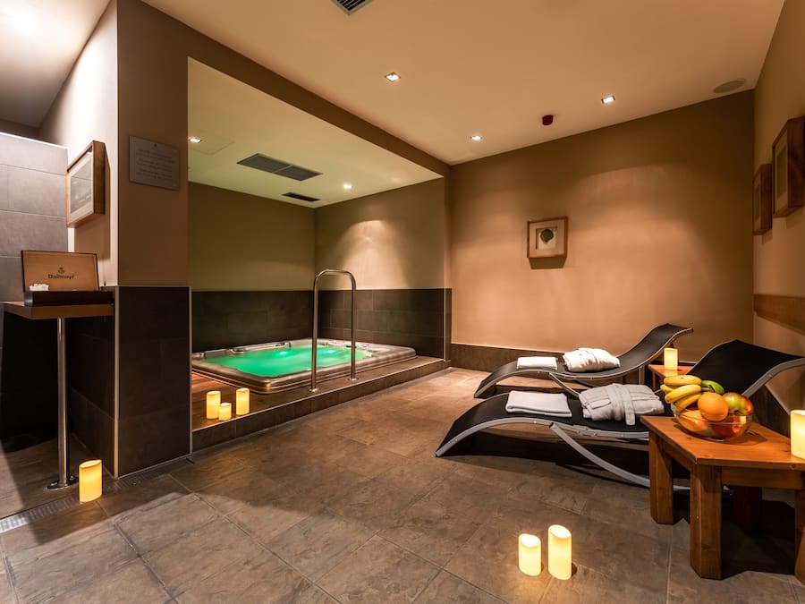 Bañera de hidromasaje interior