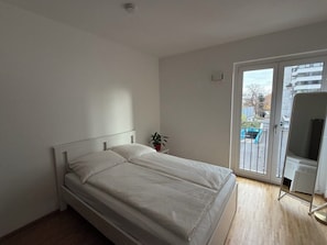 Deluxe-huoneisto | Yksilöllisesti sisustettu, yksilöllisesti kalustettu, työpöytä