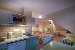 KALMA VILLA apartment for 2 guests (200 m from the main building) | In-room safe, desk, soundproofing