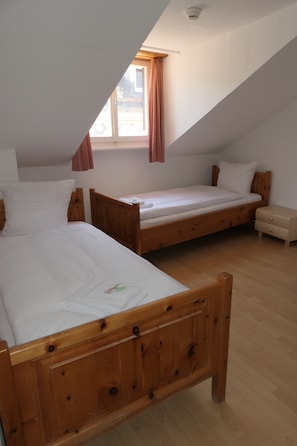 Twin Room (Shared Toilet)