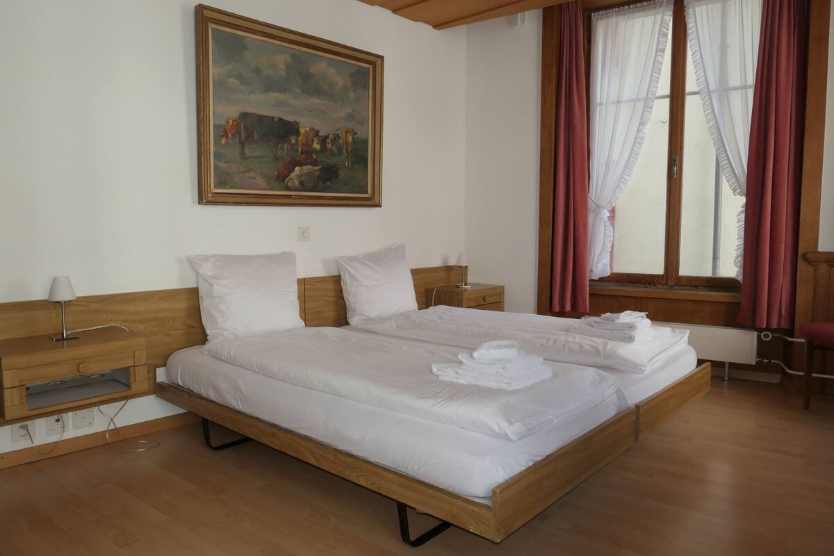 Quarto casal conforto | Berços (sobretaxa), Wi-Fi de cortesia, individualmente decorados