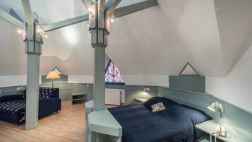 Apartment | In-room safe, desk, free WiFi