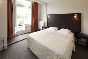 In-room safe, blackout curtains, iron/ironing board, rollaway beds - Le Beausejour (Plombieres-les-Bains)