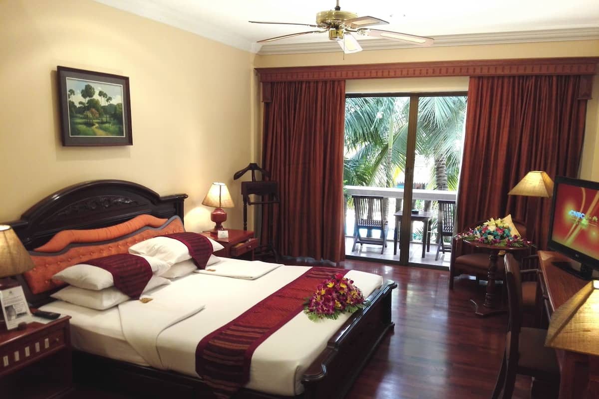 Minibar, in-room safe, iron/ironing board, rollaway beds