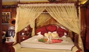 Minibar, in-room safe, iron/ironing board, rollaway beds - Apsara Angkor Resort & Conference (Siem Reap)