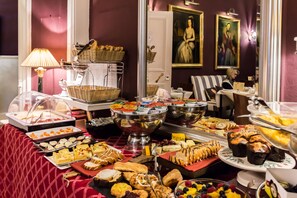 Petit déjeuner anglais (15 GBP par personne)