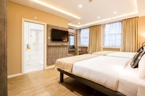 Habitación familiar | Decoración personalizada, muebles diferentes y escritorio