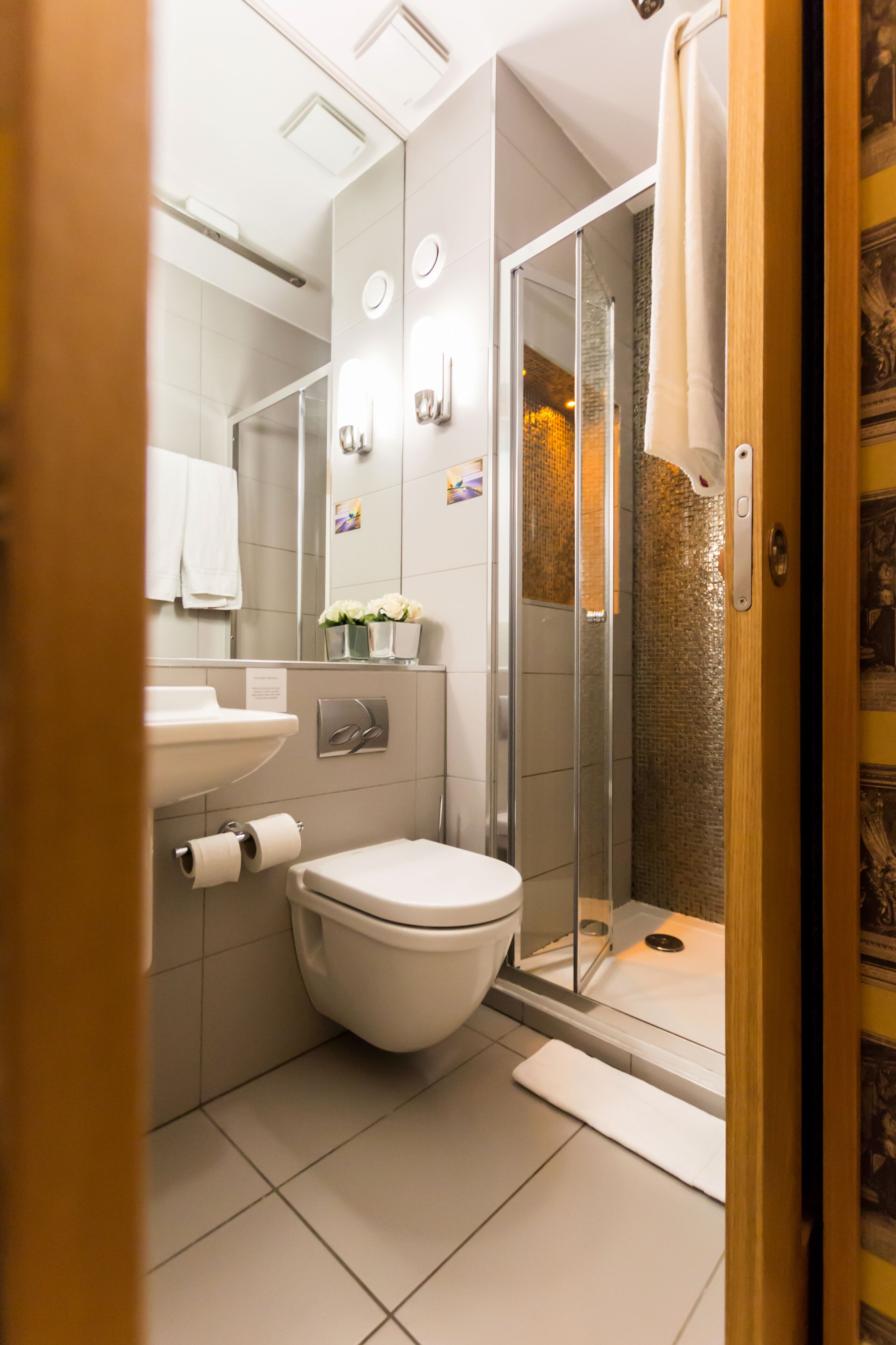 double room | bathroom | shower, free toiletries, hair dryer, towels
