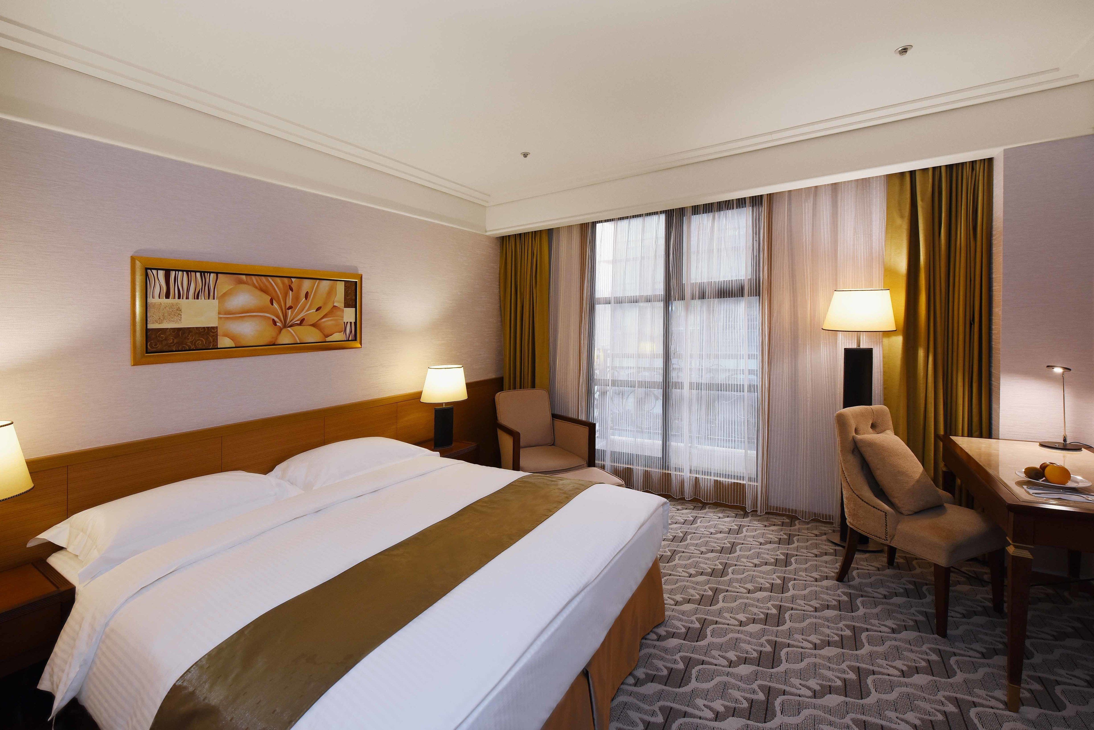 deluxe double room | in-room safe, desk, iron/ironing board, free wifi