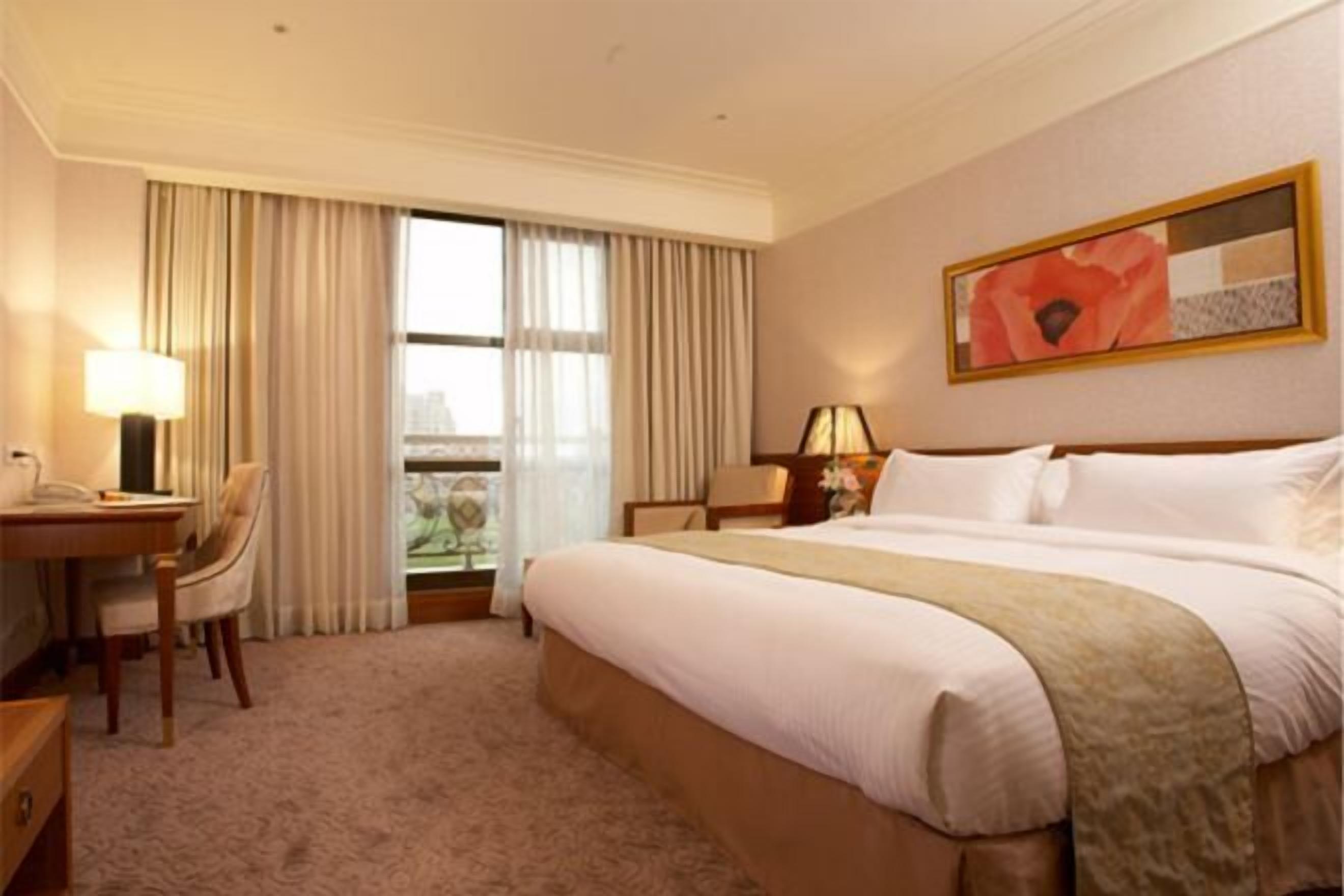 In-room safe, desk, iron/ironing board, free WiFi