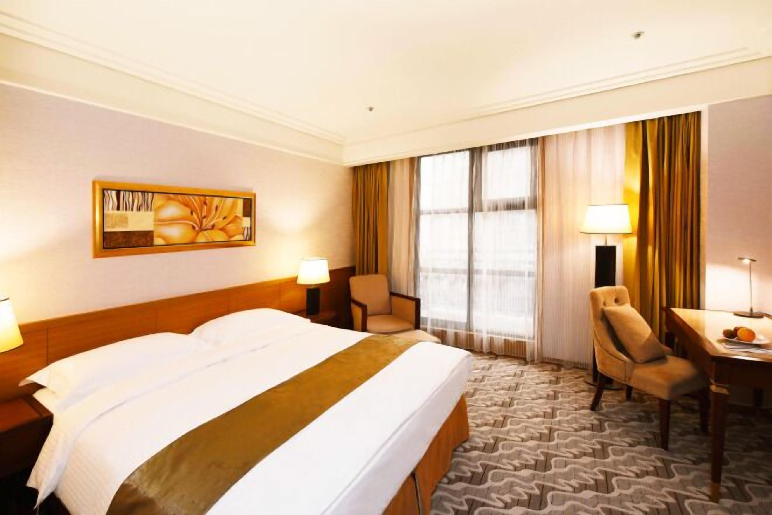 In-room safe, desk, iron/ironing board, free WiFi