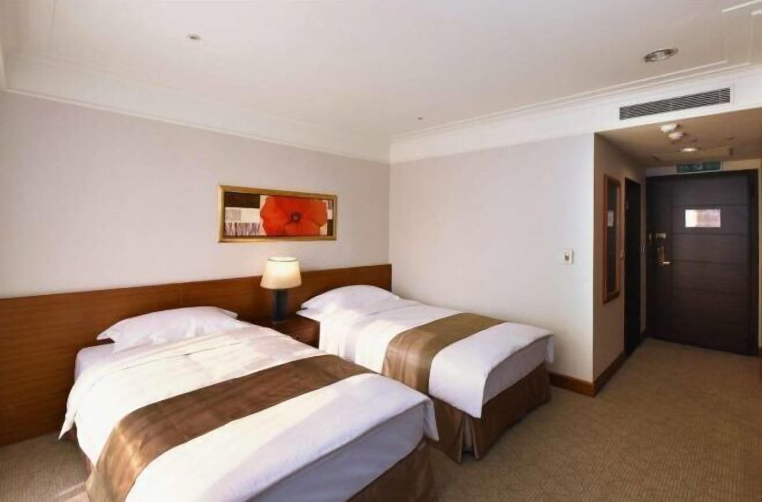 In-room safe, desk, iron/ironing board, free WiFi