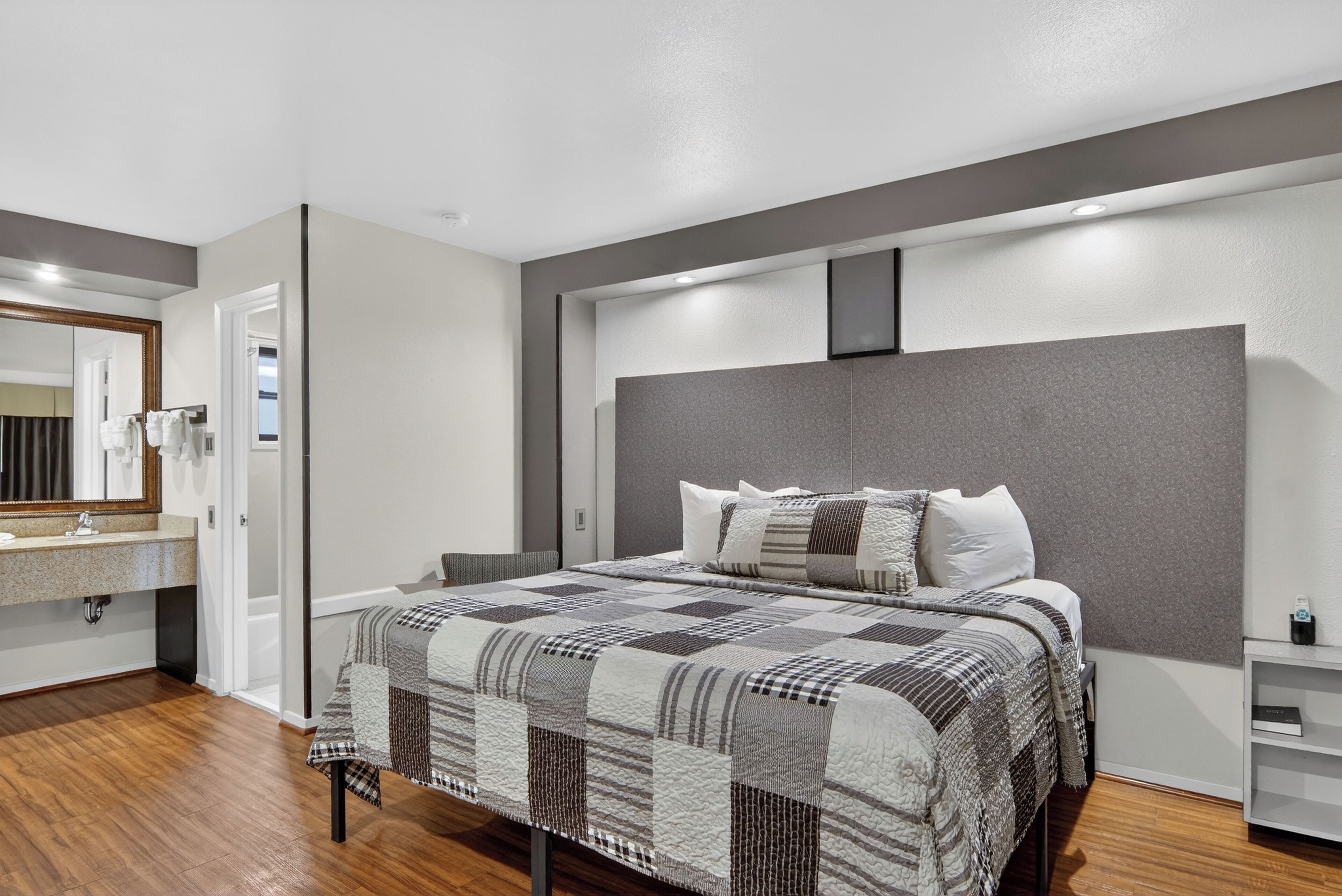 Desk, iron/ironing board, free WiFi, bed sheets