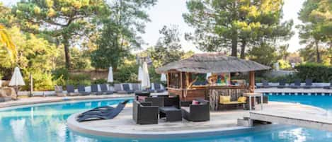 Outdoor pool, pool loungers