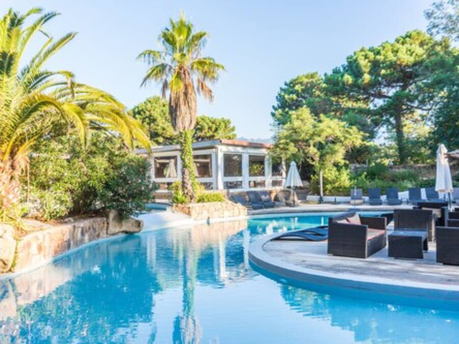 AuĂenpool, LiegestĂŒhle