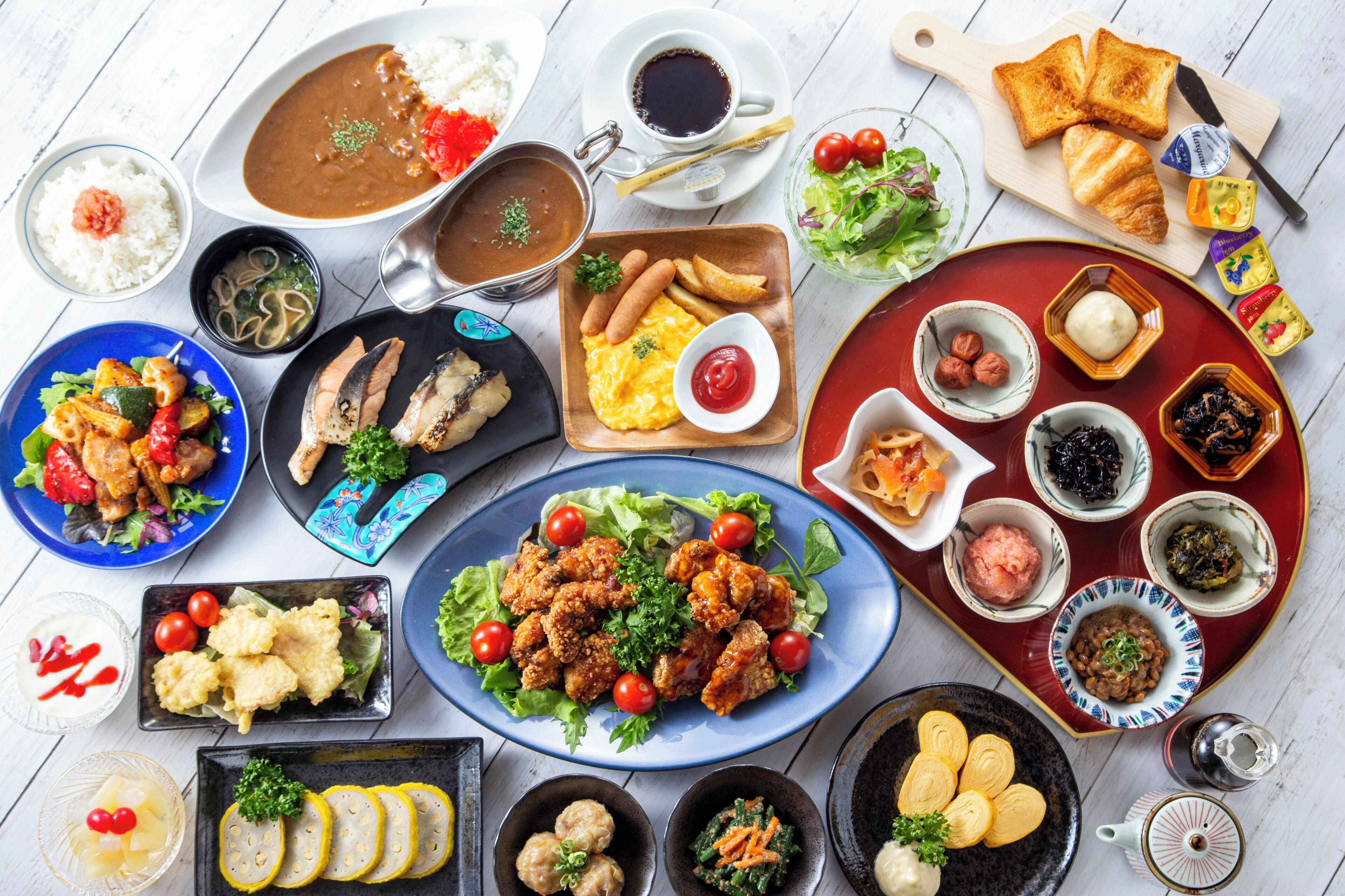 Daily buffet breakfast (JPY 1000 per person)