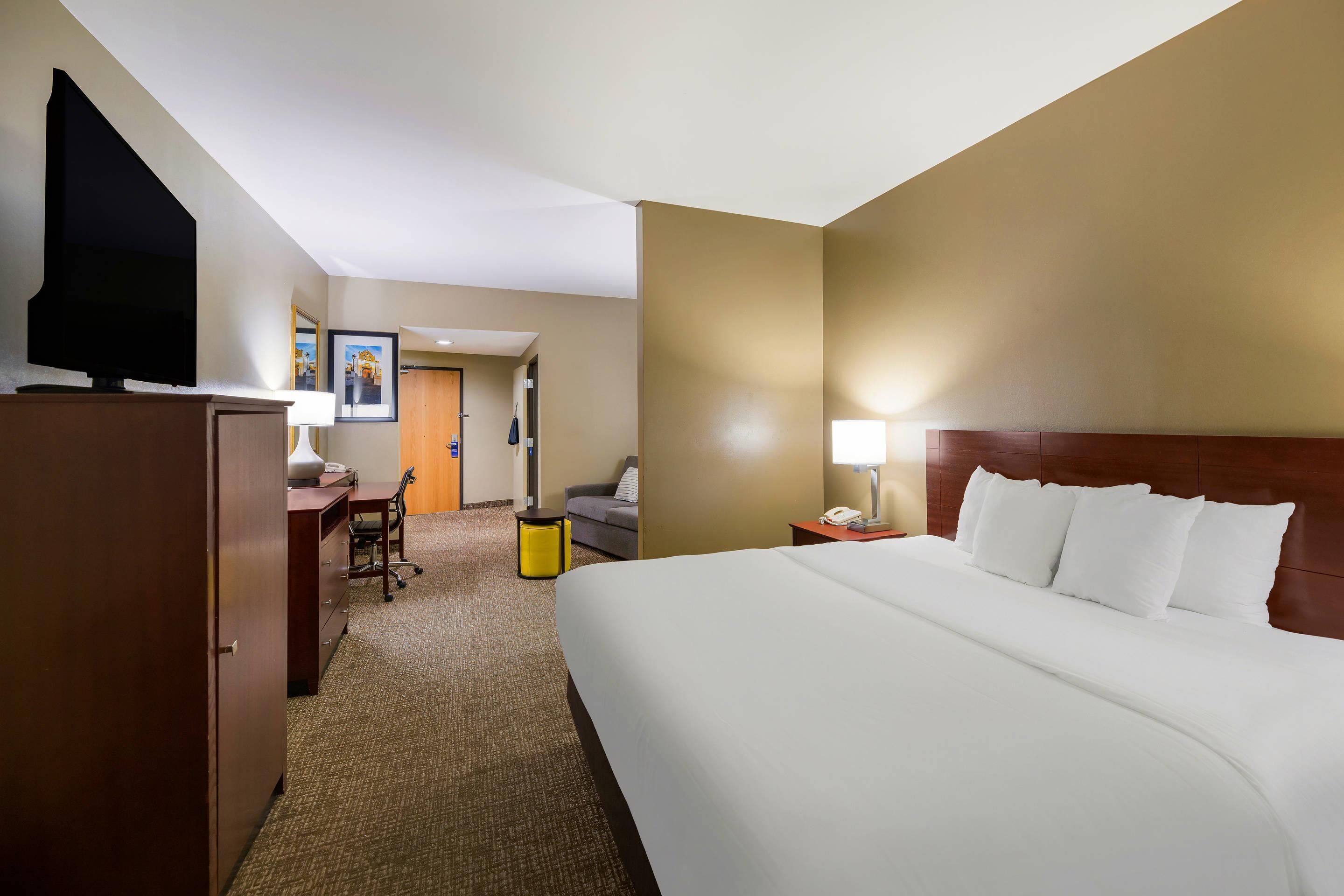 Photo - Comfort Suites El Paso West
