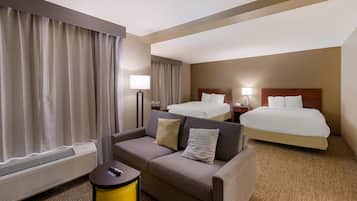 Suite, varias camas, con acceso para personas discapacitadas, para no fumadores | Escritorio, tabla de planchar con plancha y cunas gratuitas