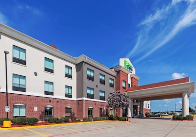 Holiday Inn Express & Suites Sealy by IHG