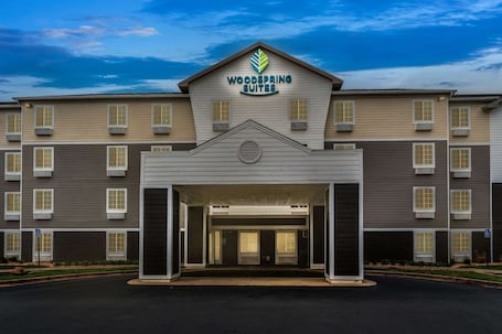 Exterior. WoodSpring Suites Macon North I-75