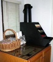 Frigobar, micro-ondas