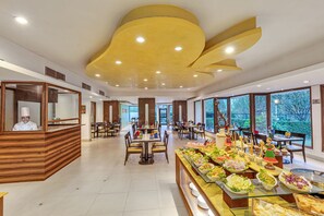 Restaurant - Club Mahindra Snow Peak Manali (Manali)