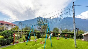 室外兒童遊樂區