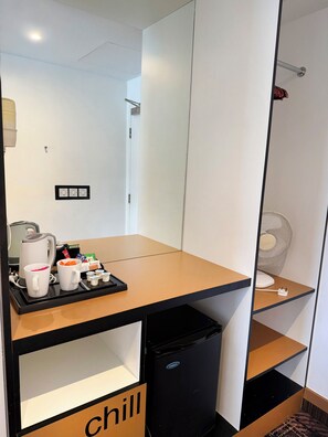 Executive Suite | In-room safe, desk, blackout drapes, iron/ironing board - Citrus Hotel Cheltenham by Compass Hospitality (Cheltenham)