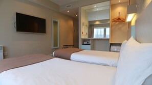 In-room safe, desk, blackout drapes, iron/ironing board - Citrus Hotel Cheltenham by Compass Hospitality (Cheltenham)