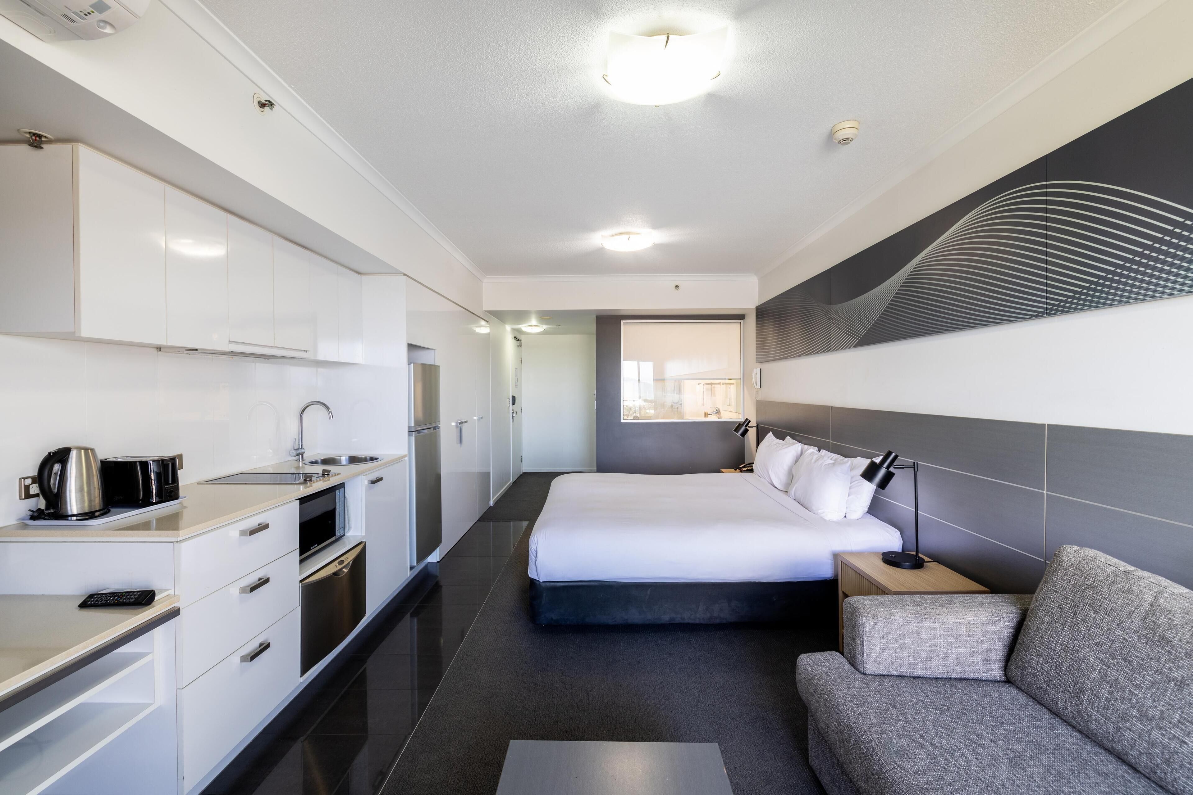 Studio | Desk, iron/ironing board, cribs/infant beds, free WiFi