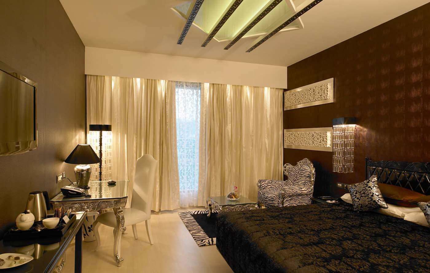 1 bedroom, premium bedding, minibar, in-room safe