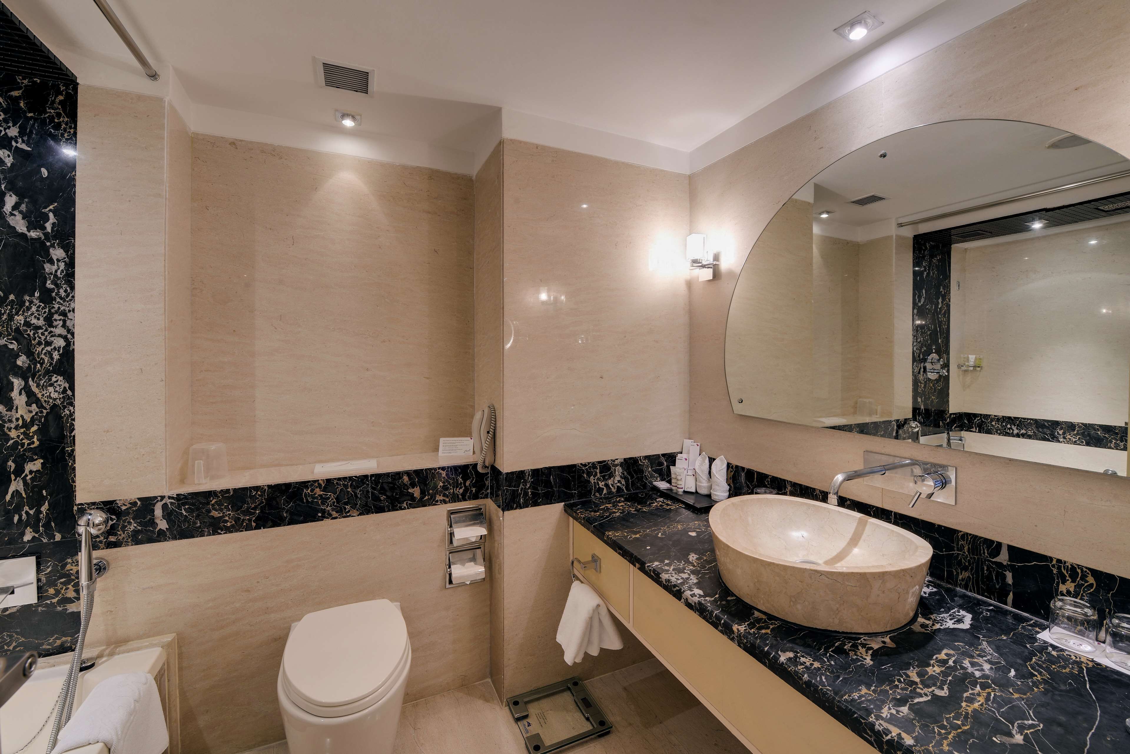 1 bedroom, premium bedding, minibar, in-room safe