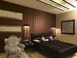 Premium bedding, minibar, in-room safe, desk - The Zuri Whitefield, Bangalore (Bengaluru)