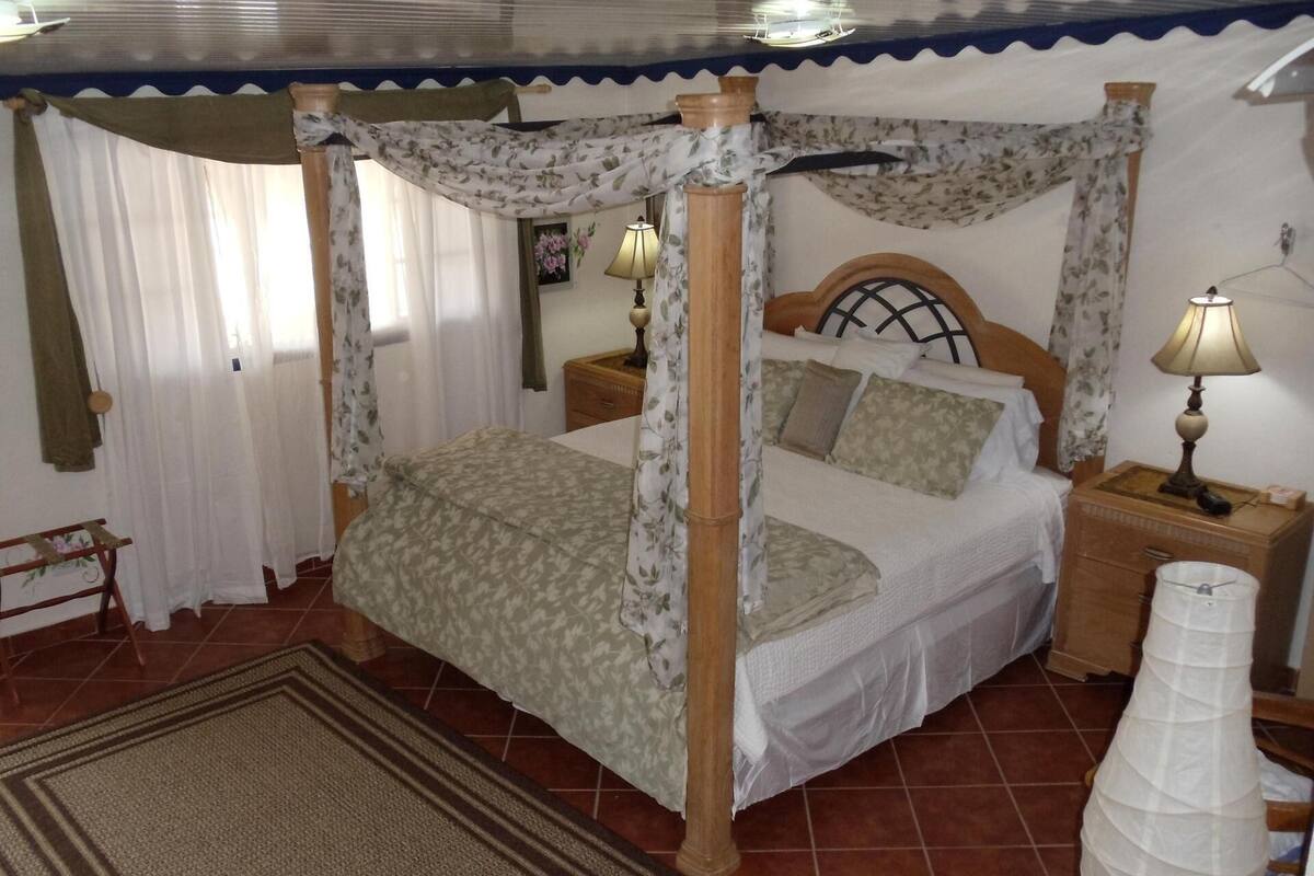 Egyptian cotton sheets, premium bedding, down comforters