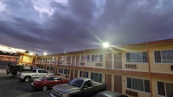 Fasade – kveld/natt