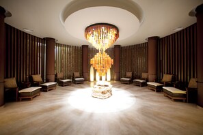 Couples treatment rooms, sauna, hot tub, hot springs, Turkish bath