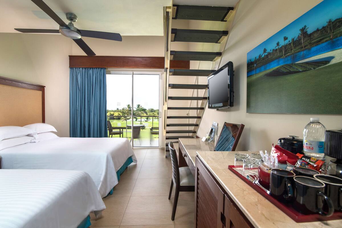Dupleks Keluarga | Seprai premium, minibar, brankas, dan meja kerja
