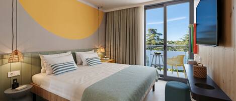 Minibar, coffres-forts dans les chambres, bureau, Wi-Fi gratuit