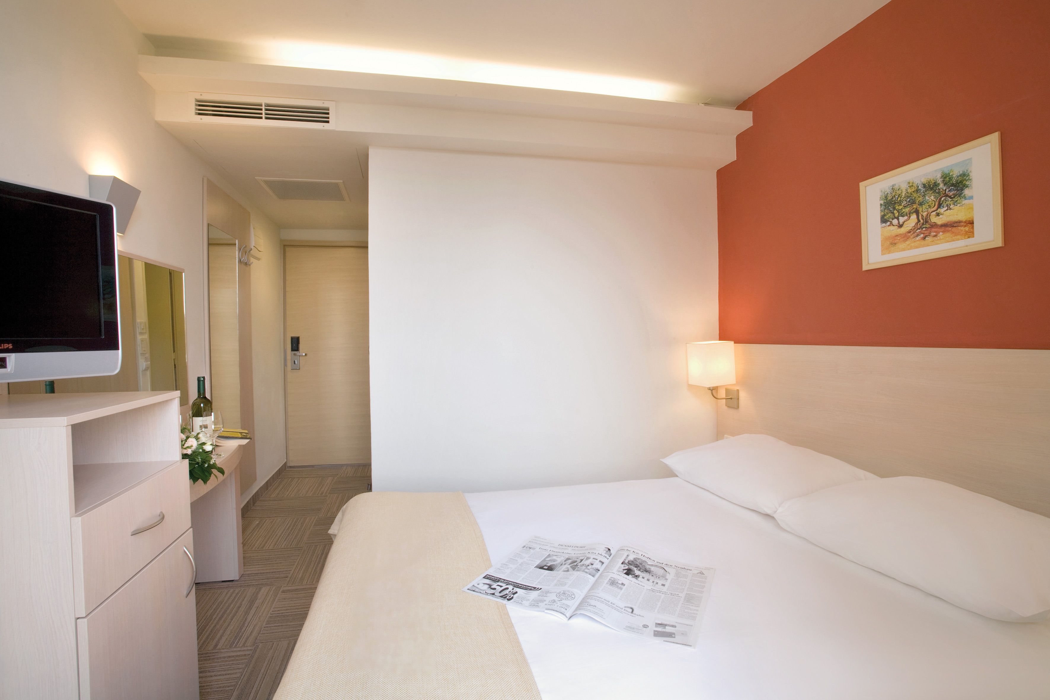 minibar, in-room safe, desk, free wifi