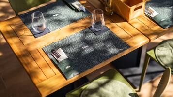 2 restaurants, breakfast, lunch, dinner served; Mediterranean cuisine